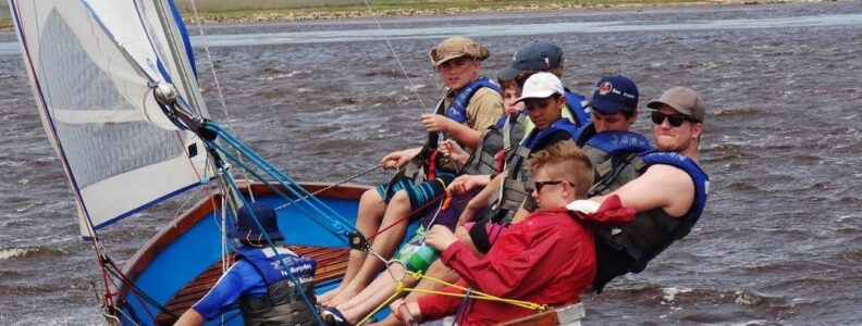 teaching-scouts-to-sail